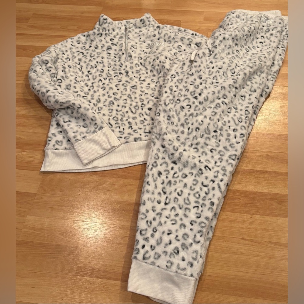 XOXO Silver and Black‎ Leopard Pajama Set